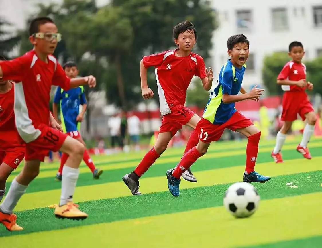 ⚽亚冠战报：C罗屡失良机 拉波尔特肘击染红 10人利雅得胜利0-1客负阿尔艾因